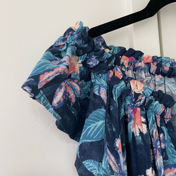 Rip Curl off the shoulder floral crop top - Picture 2 of 6